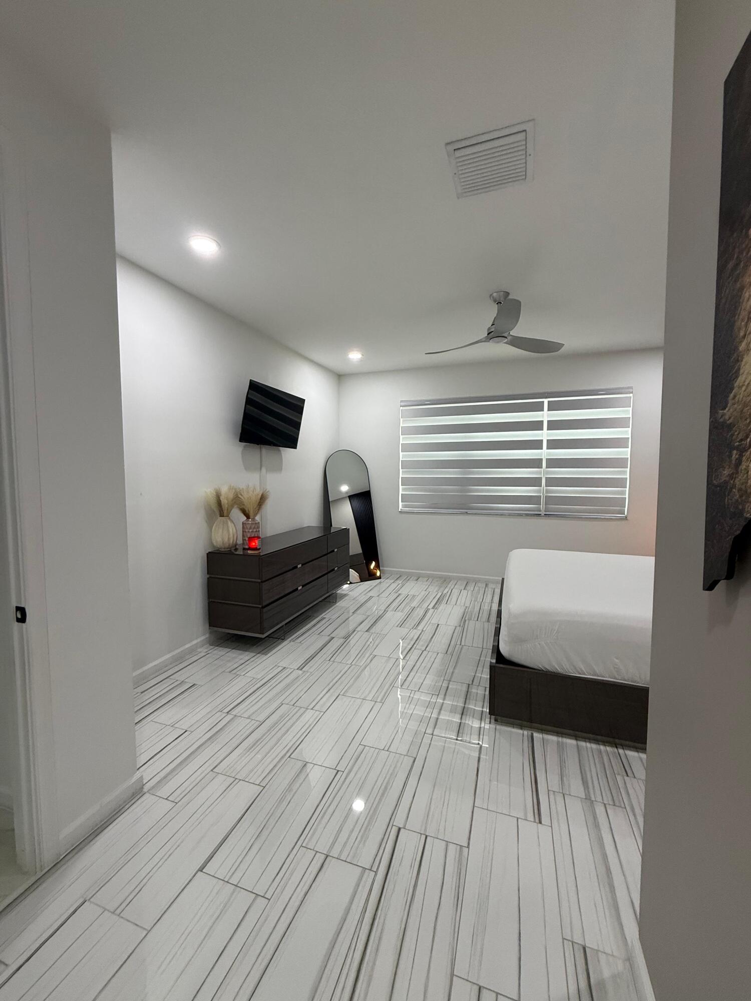 MATTAMY AT SOUTHERN GROVE PLAT 1 REPLAT - Residential