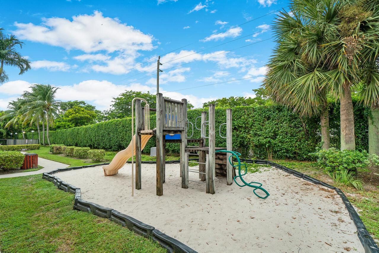 RESIDENCES OF BELMONT - Residential Lease