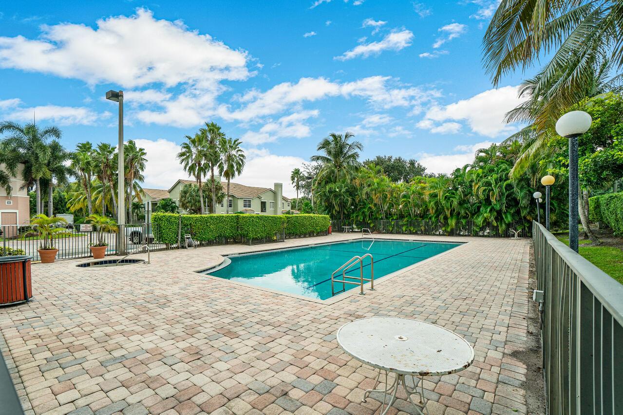 RESIDENCES OF BELMONT - Residential Lease