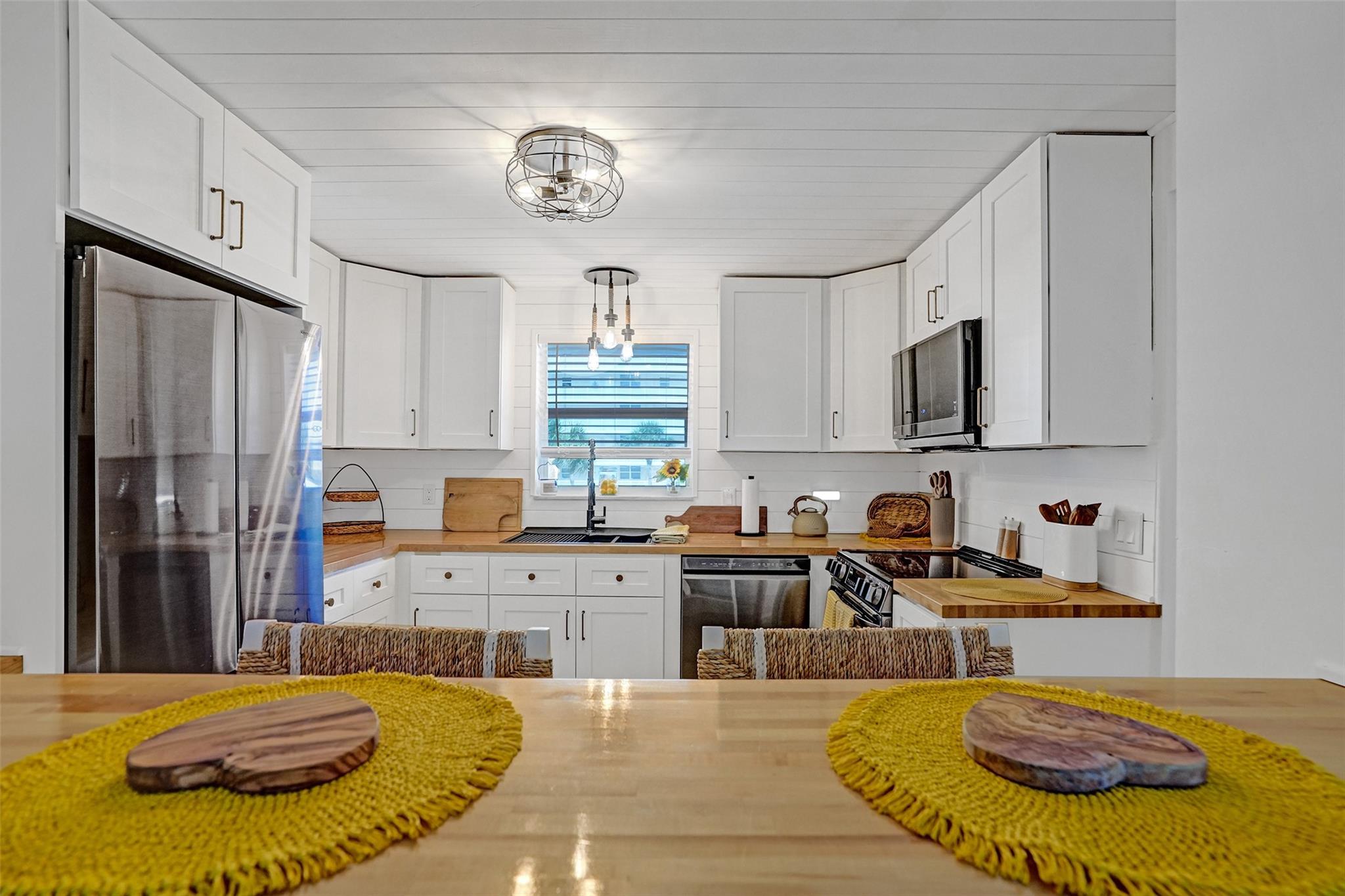 Hillsboro Le Baron Condo - Residential Lease