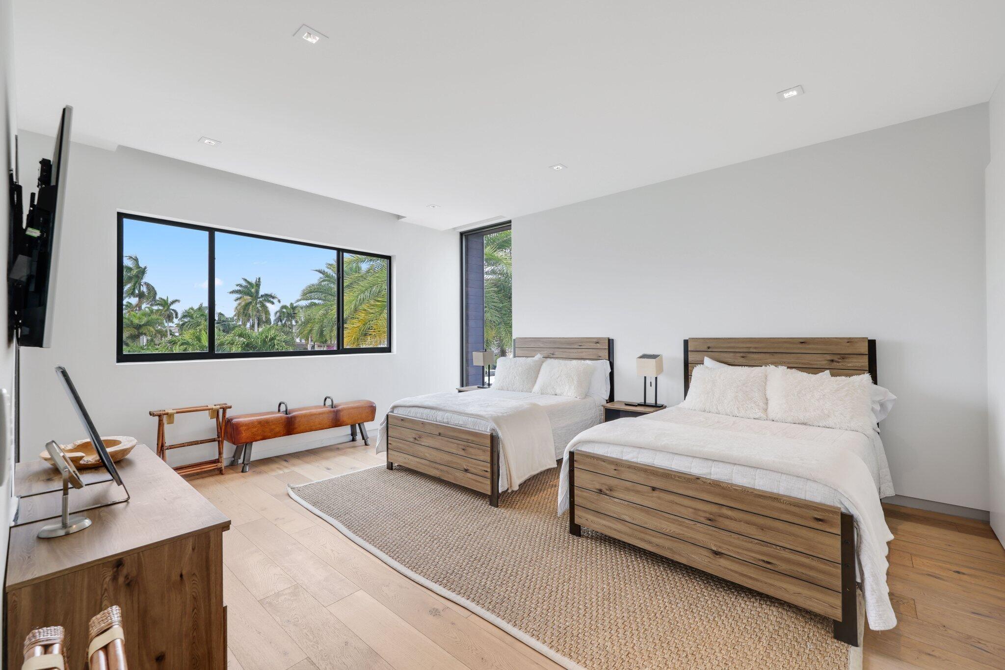 BOCA HARBOUR - Residential