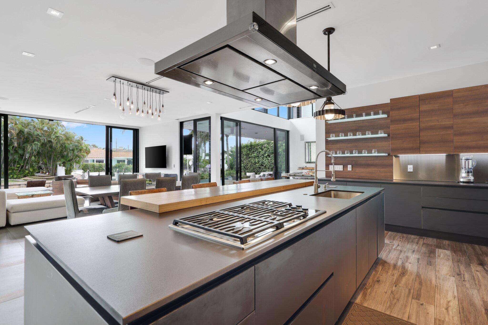 BOCA HARBOUR - Residential