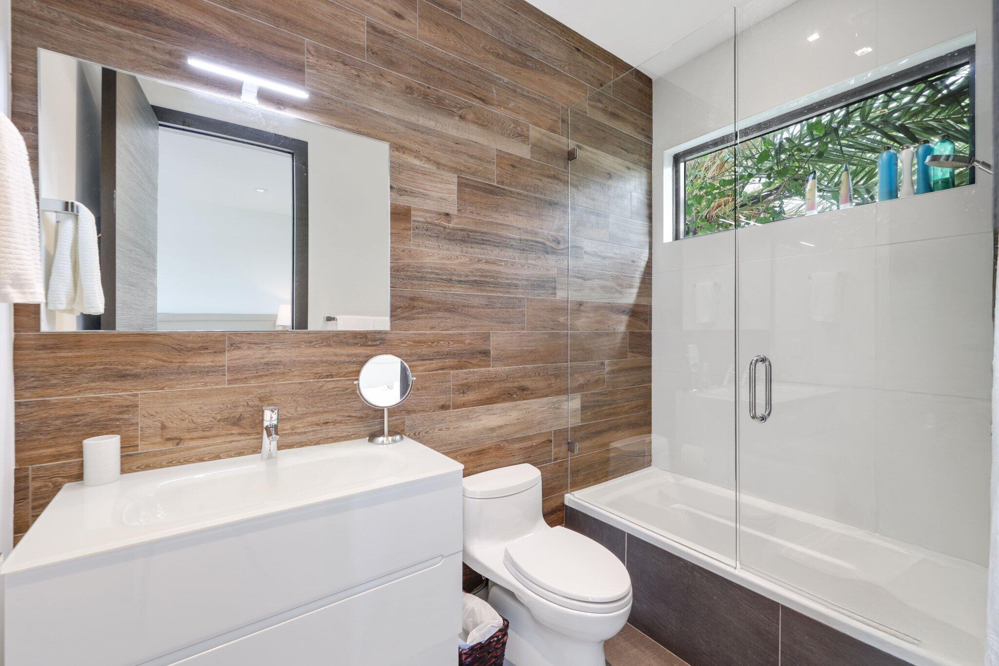 BOCA HARBOUR - Residential