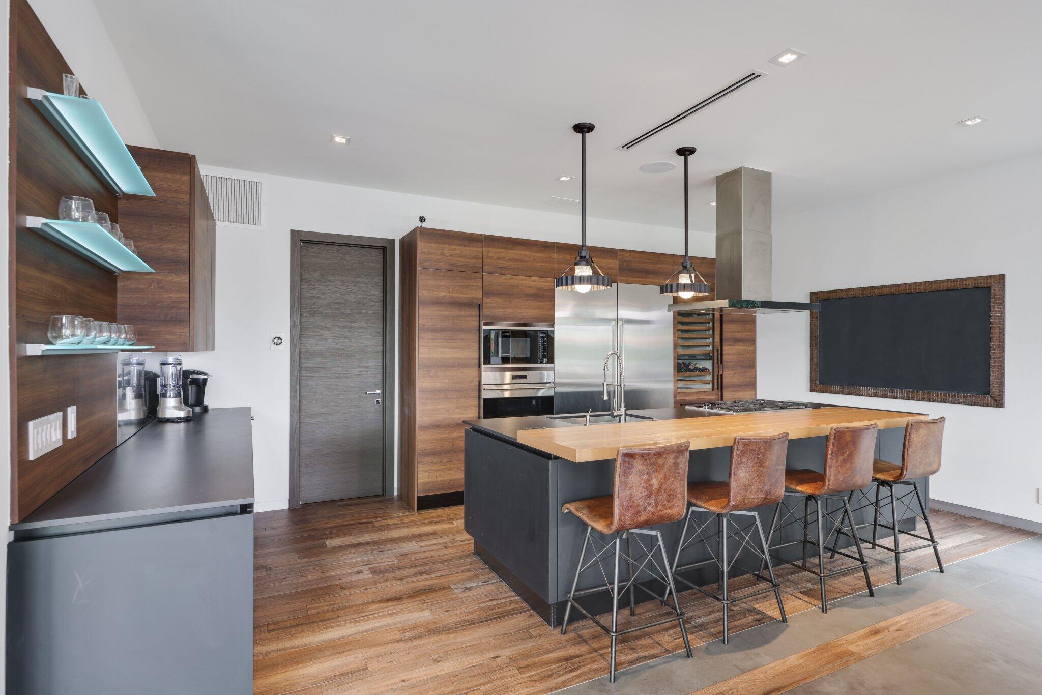 BOCA HARBOUR - Residential