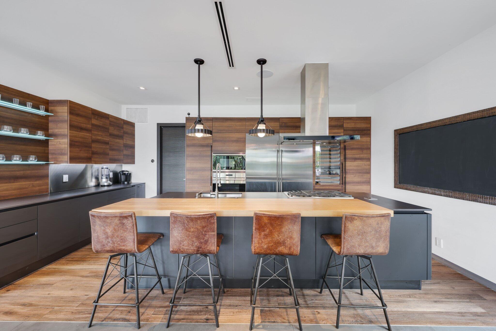 BOCA HARBOUR - Residential