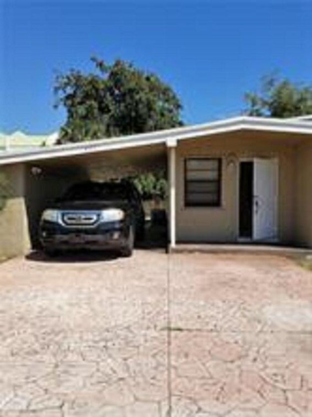 Photo of 1737 NW 18th Street, Fort Lauderdale, FL 33311 (MLS # B26011763)