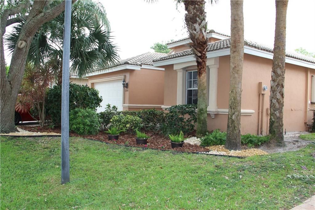 Photo of 13890 Via Nidia, Delray Beach, FL 33446 (MLS # F10280888)