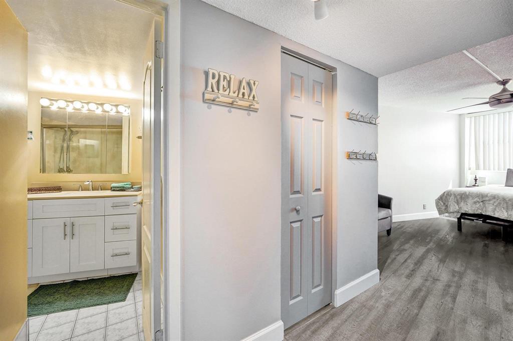 100 Golden Isles Drive 815