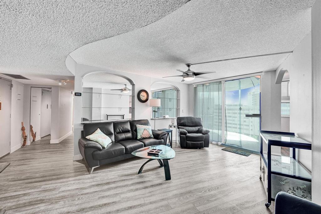 LAKE POINT TOWER CONDOMINIUM - Residential