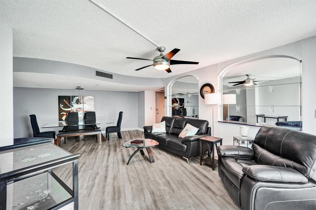 LAKE POINT TOWER CONDOMINIUM - Residential