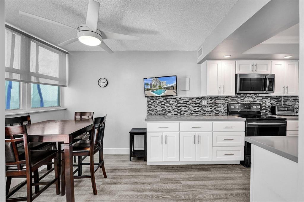 LAKE POINT TOWER CONDOMINIUM - Residential