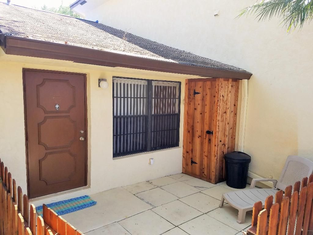 Photo of 8183 SE Villa Way, Hobe Sound, FL 33455 (MLS # R10921647)