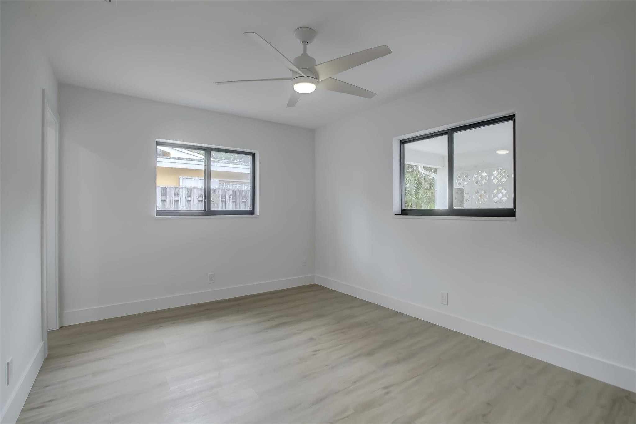IMPERIAL POINT 3RD SEC - Residential Lease