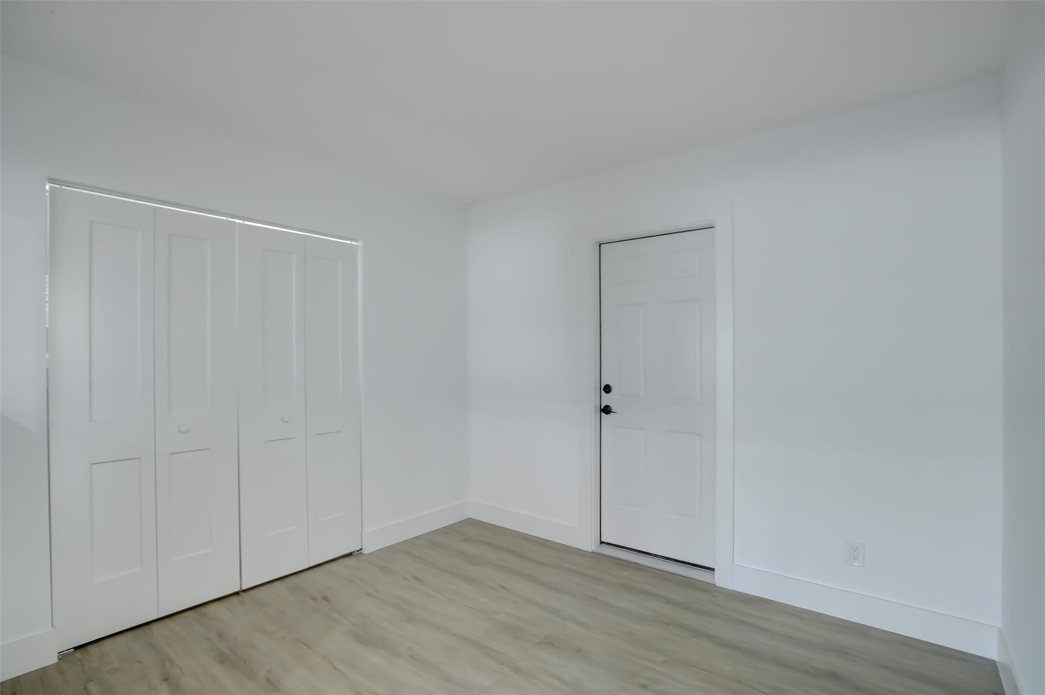IMPERIAL POINT 3RD SEC - Residential Lease