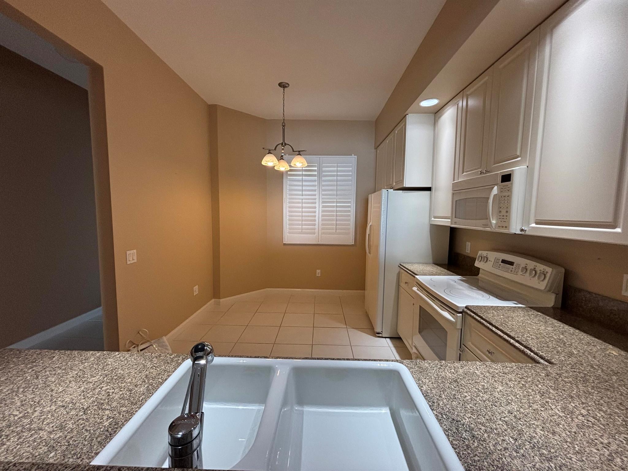 20 Harbour Isle Drive W Ph-2