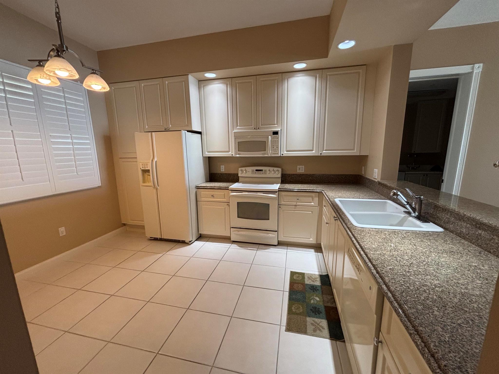 20 Harbour Isle Drive W Ph-2