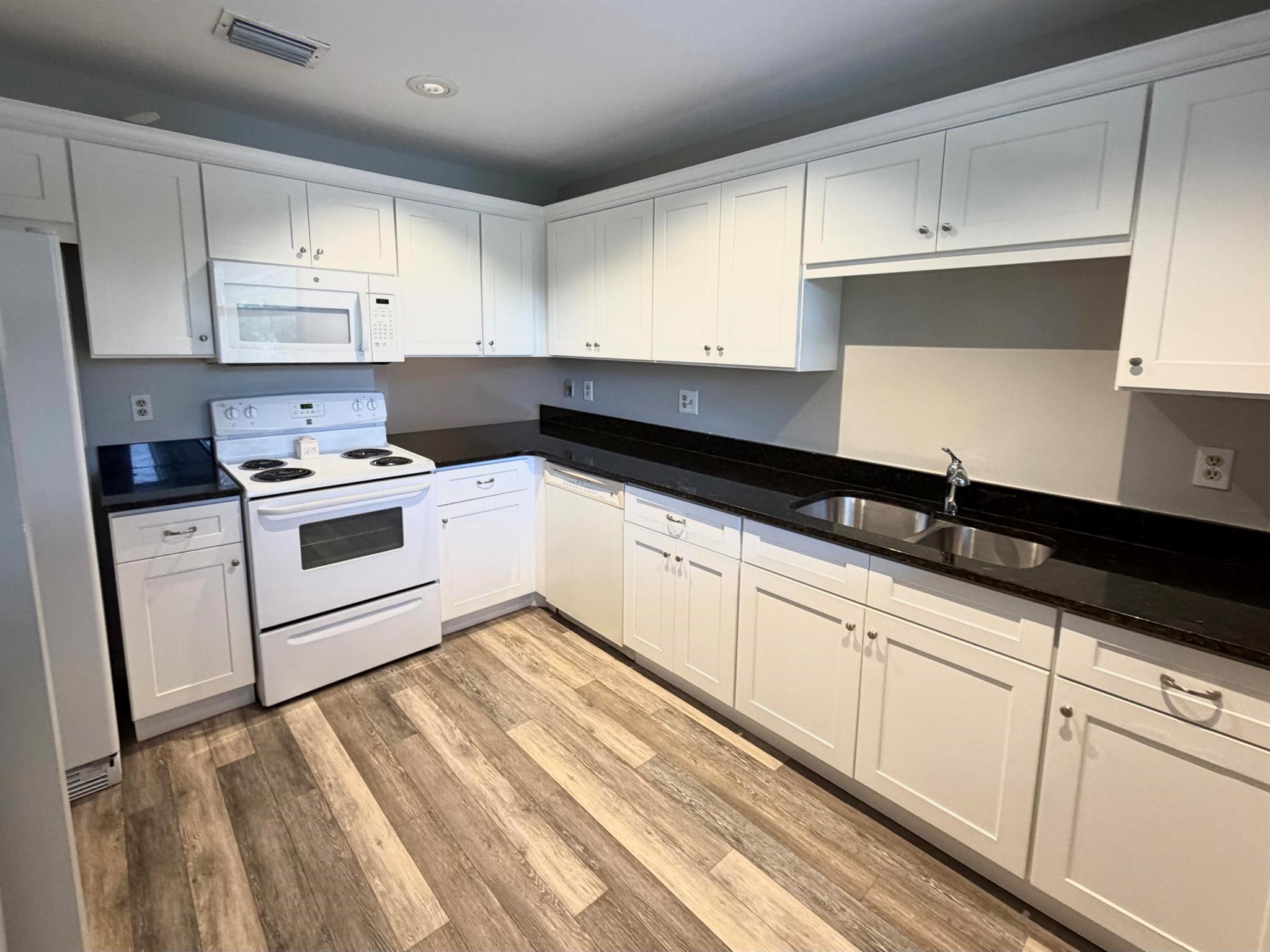 Parkview Condominiums - Residential Lease