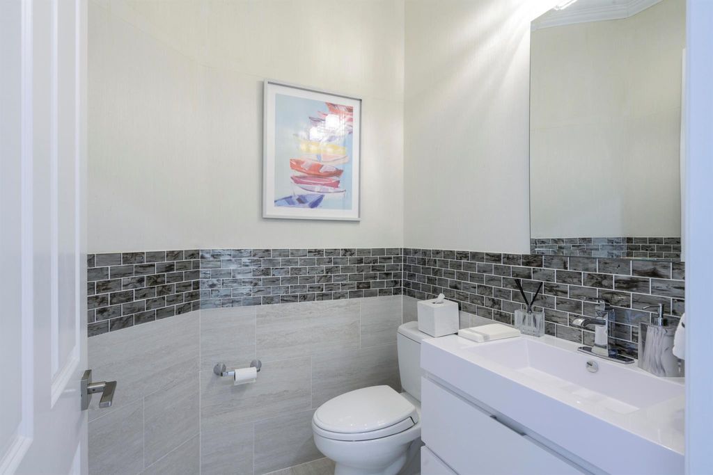 Photo of 106 Siesta Way, Palm Beach Gardens, FL 33418 (MLS # R11022747)