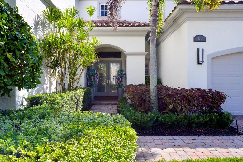 Photo of 106 Siesta Way, Palm Beach Gardens, FL 33418 (MLS # R11022747)