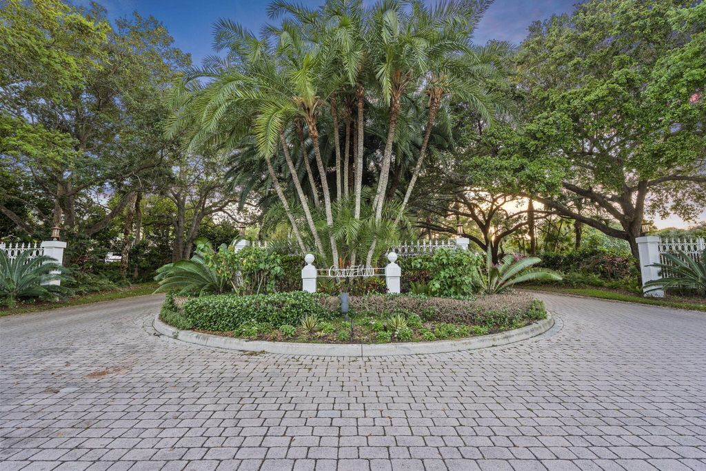 Photo of 4 Castle Hill Way, Stuart, FL 34996 (MLS # B26009467)