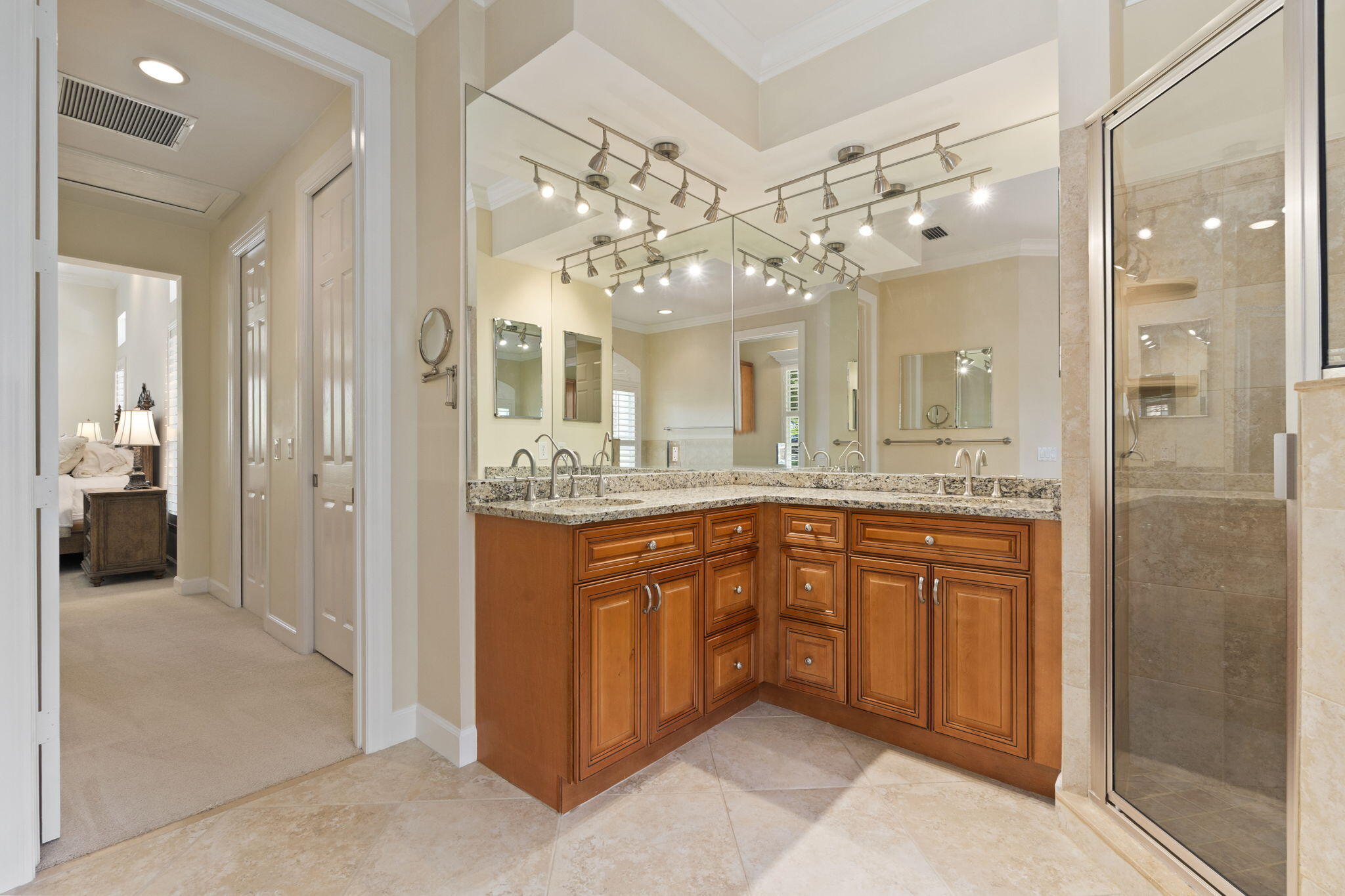 CASTLE HILL - Residential