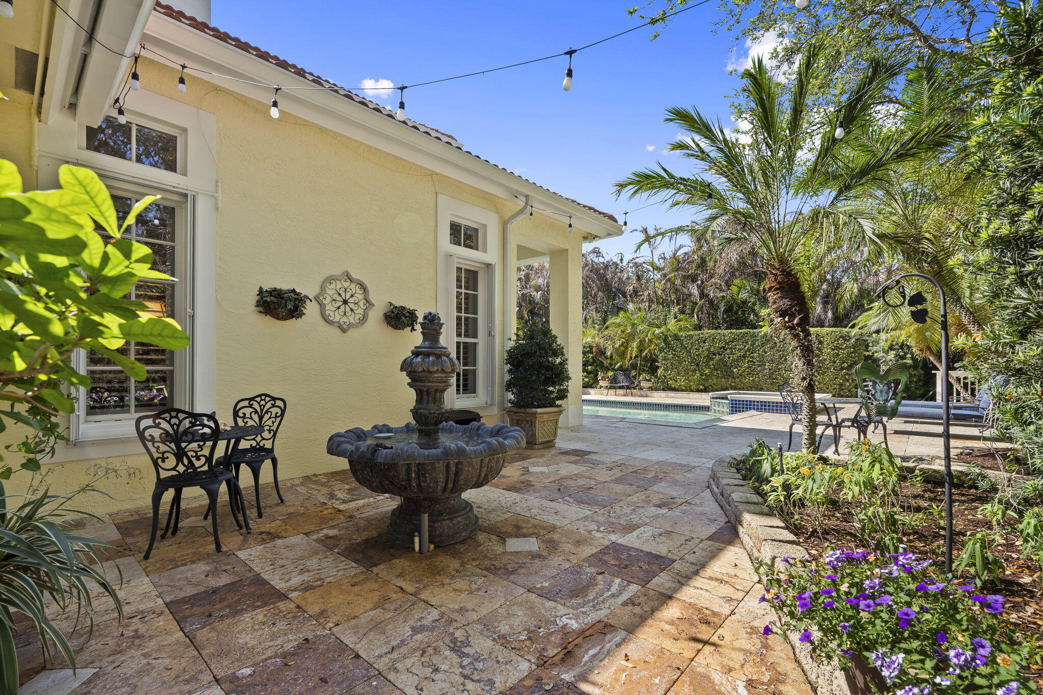 CASTLE HILL - Residential