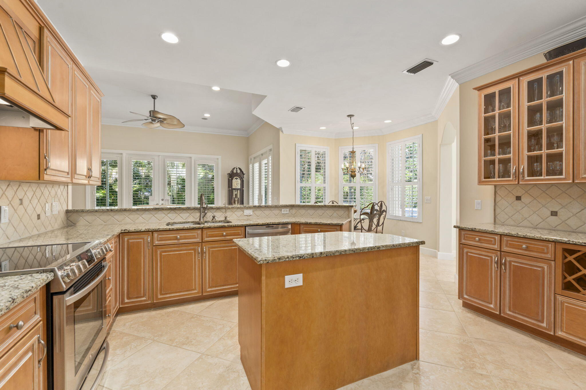 CASTLE HILL - Residential