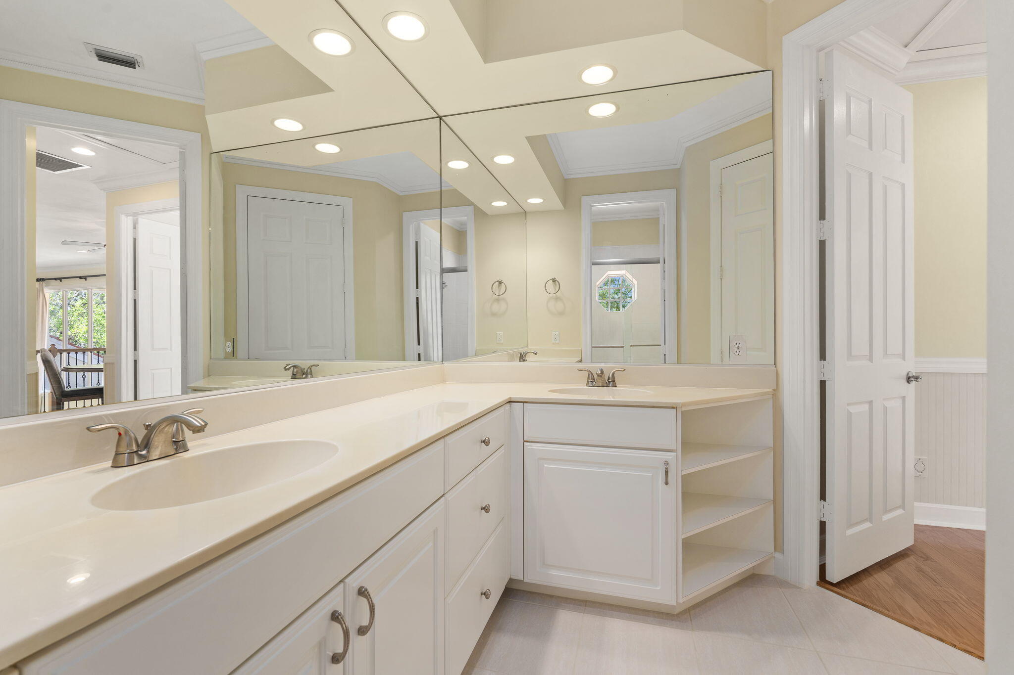 CASTLE HILL - Residential