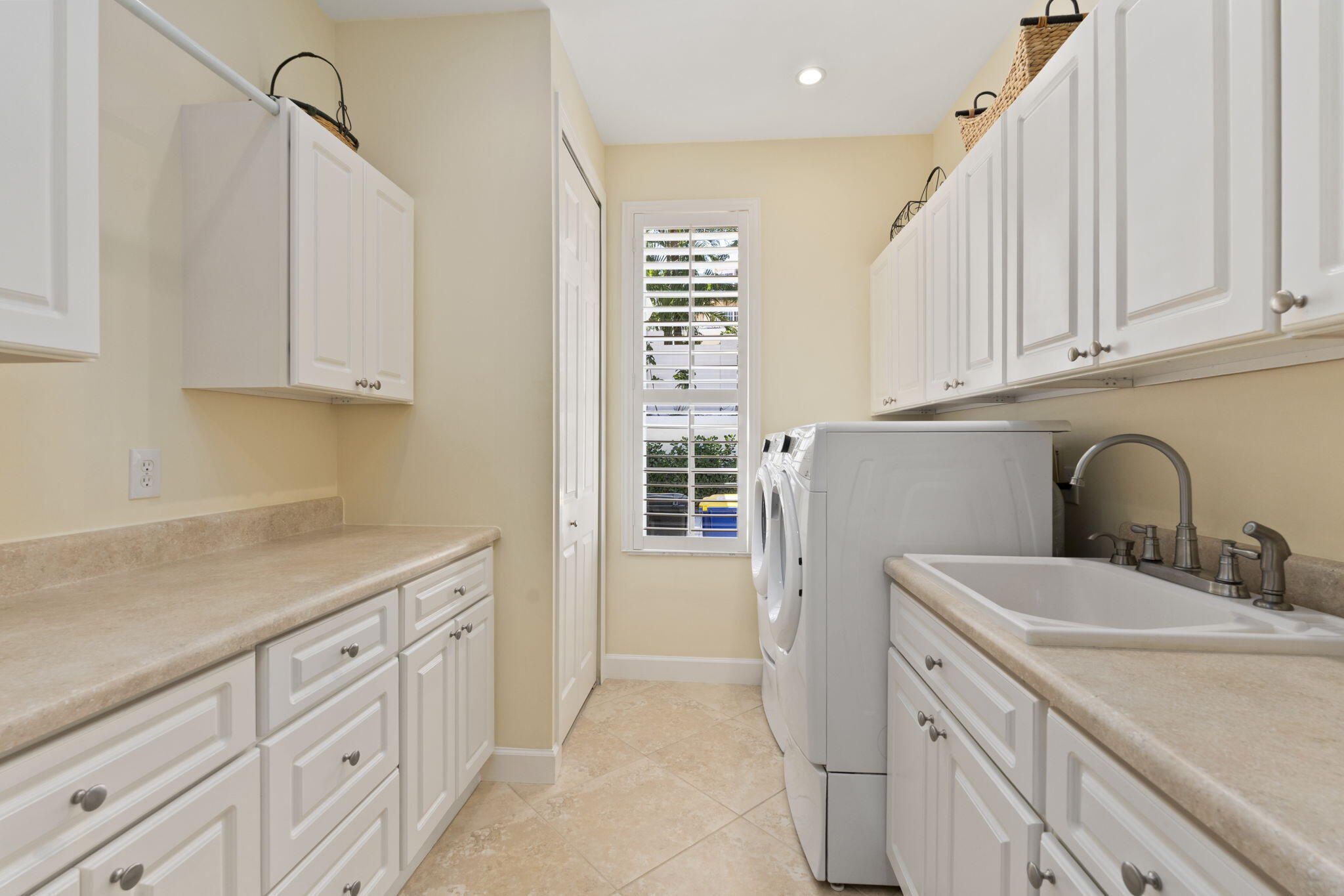 CASTLE HILL - Residential