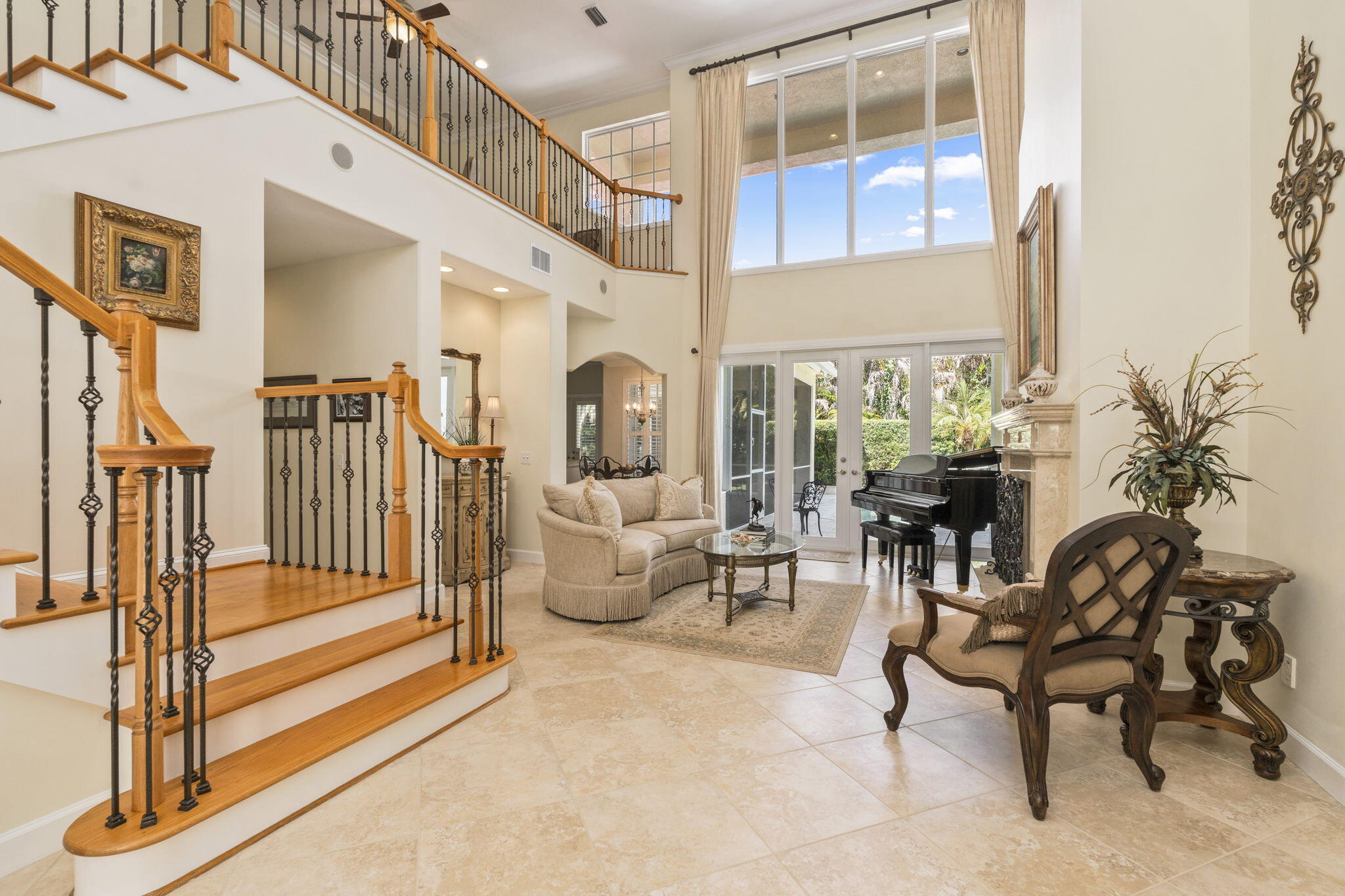 CASTLE HILL - Residential