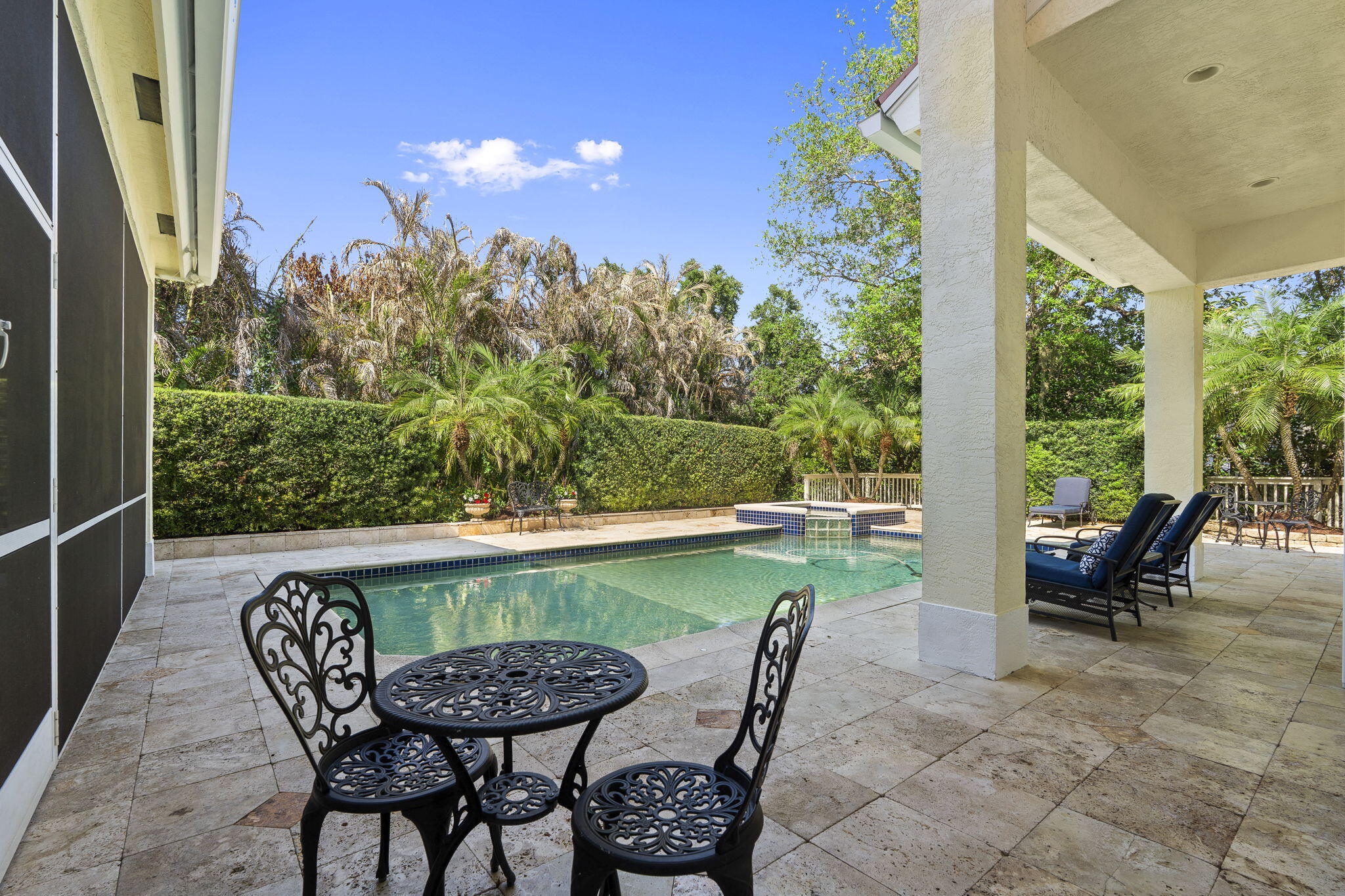 CASTLE HILL - Residential