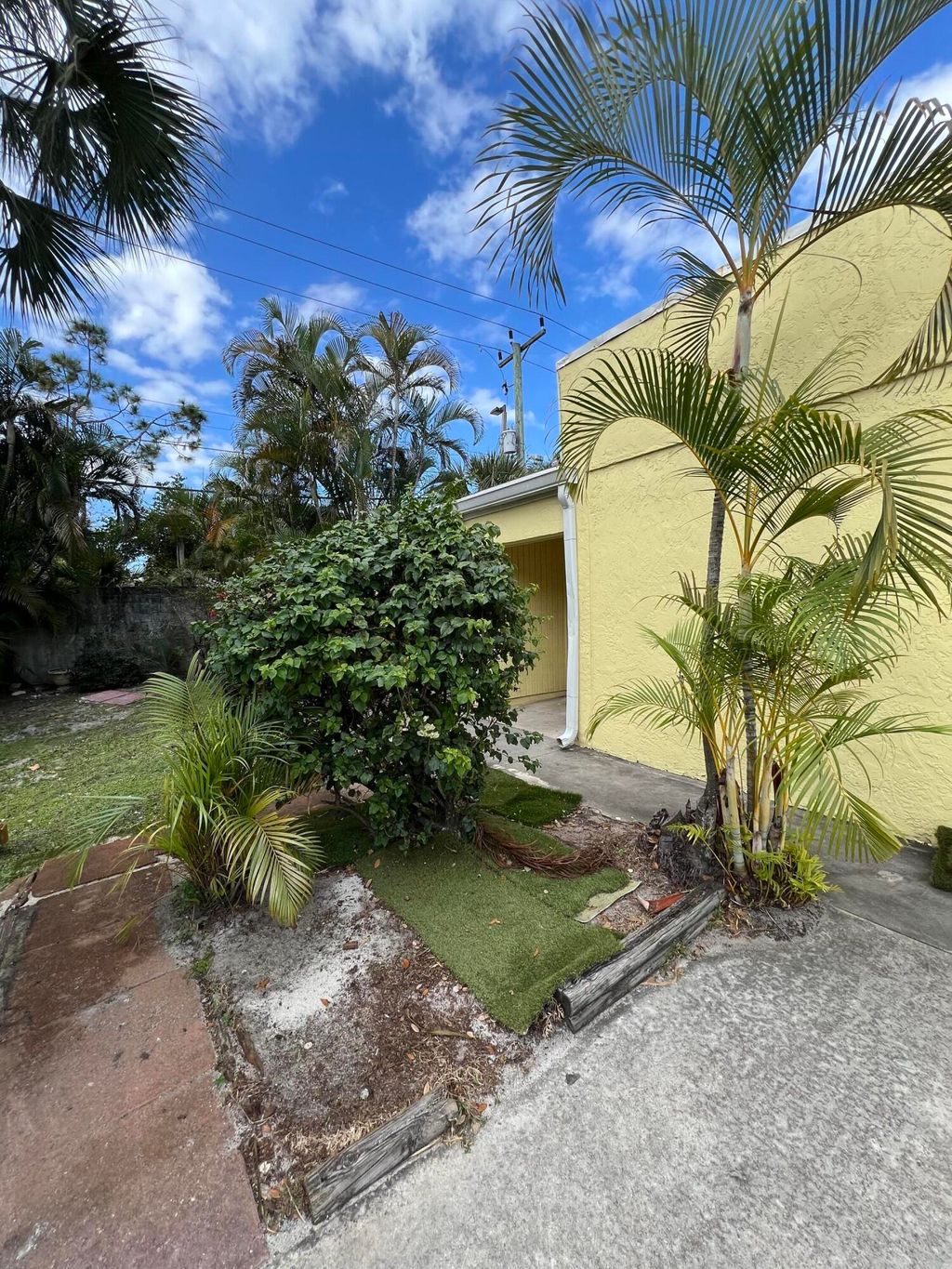 Photo of 17355 Bush Road #F, Jupiter, FL 33458 (MLS # R11158819)