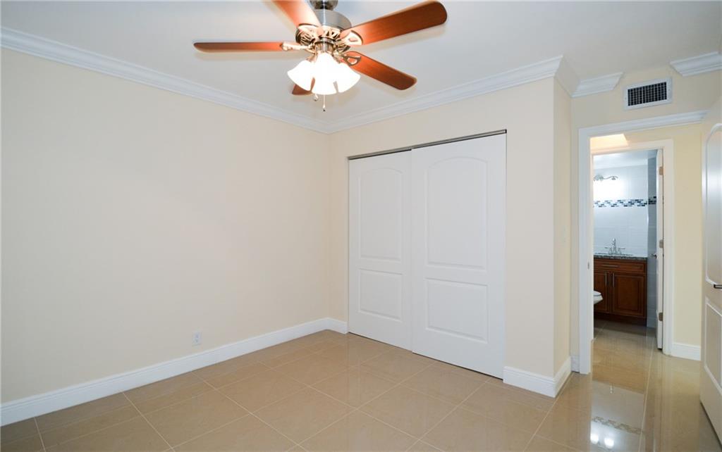 MIDDLE RIVER VILLAS - Residential