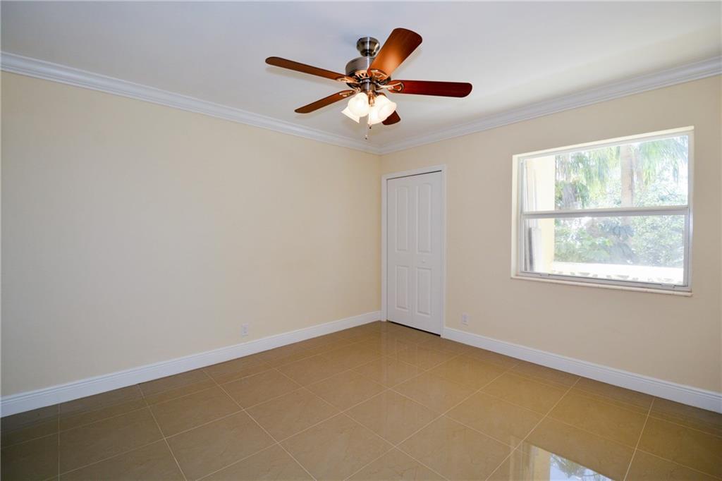 MIDDLE RIVER VILLAS - Residential