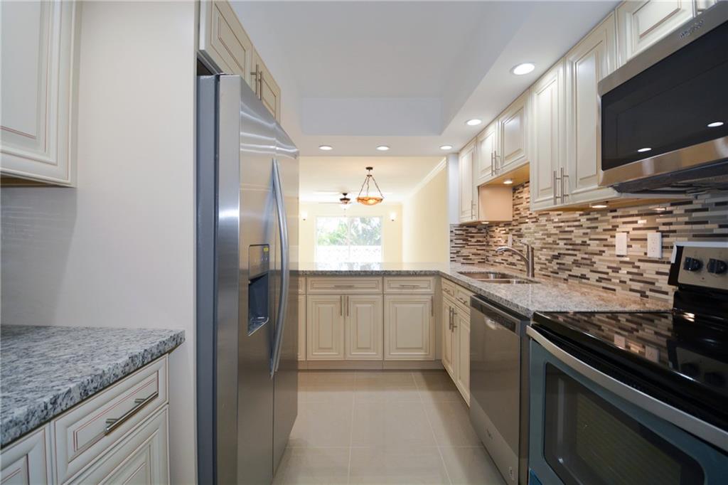 MIDDLE RIVER VILLAS - Residential