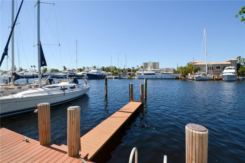 MIDDLE RIVER VILLAS - Residential