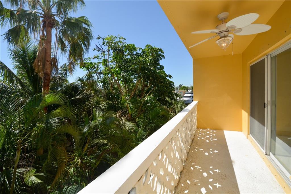 MIDDLE RIVER VILLAS - Residential