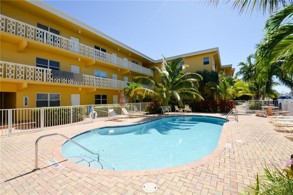 MIDDLE RIVER VILLAS - Residential