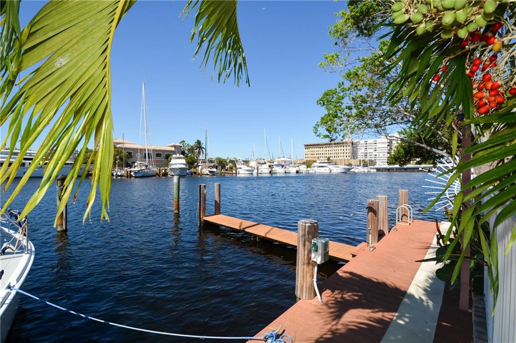 MIDDLE RIVER VILLAS - Residential