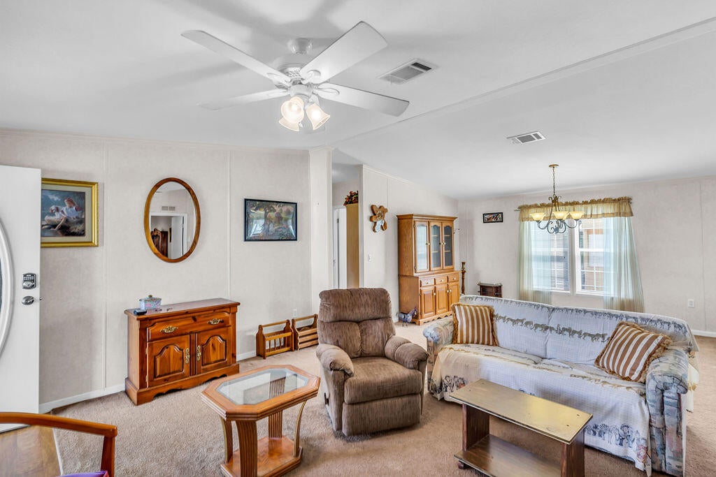 2208 SE 38TH Trail