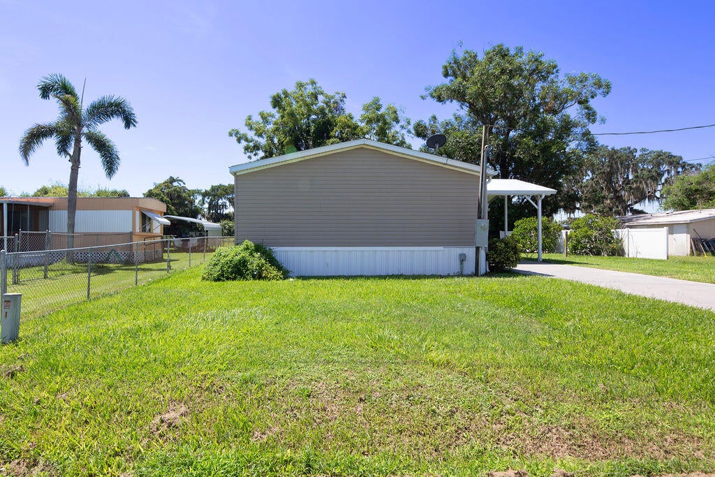 2208 SE 38TH Trail