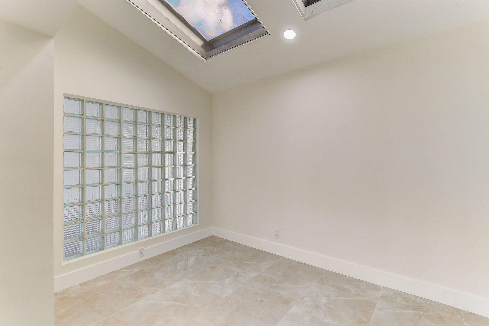 LANDINGS FIRST SEC - Residential