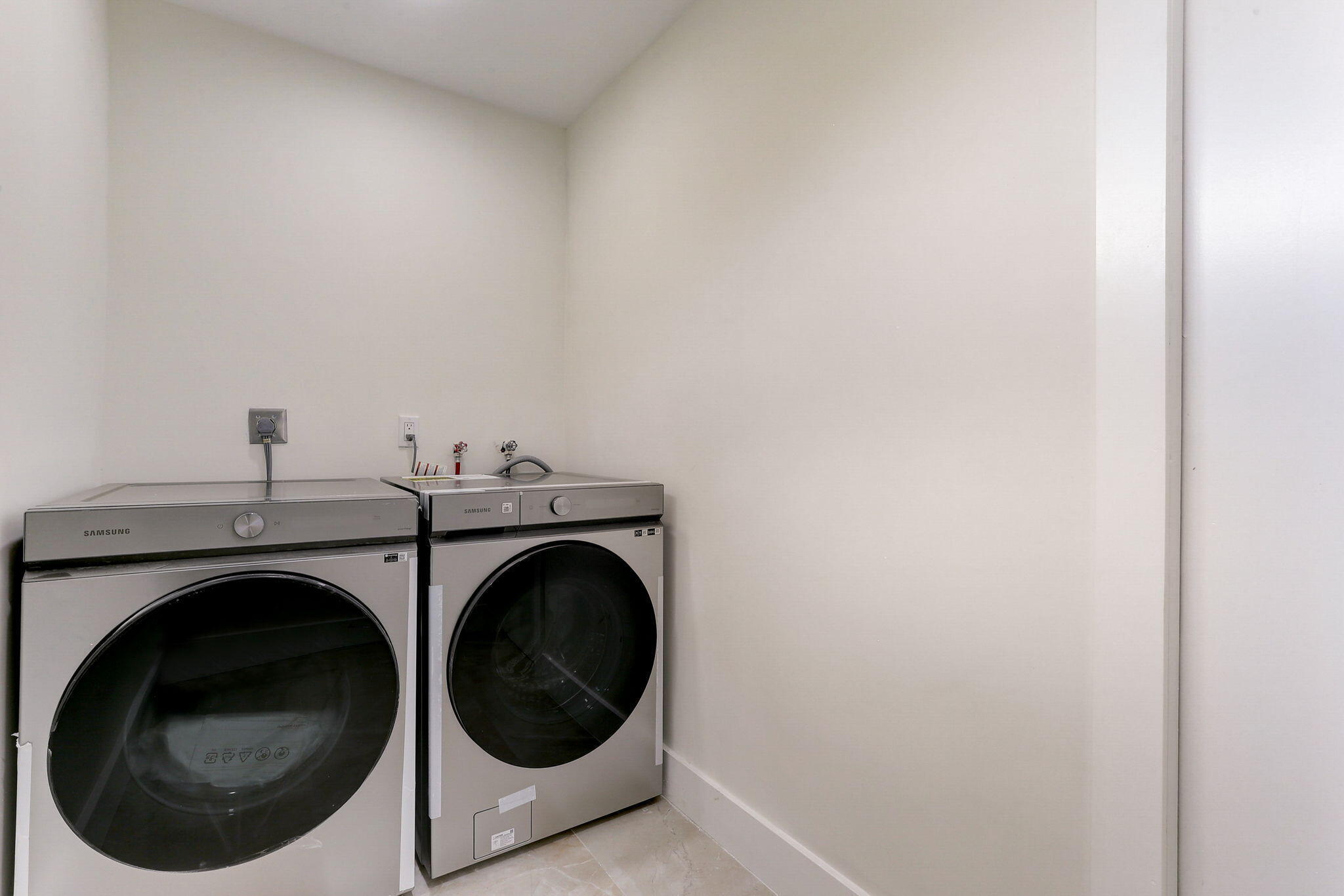 LANDINGS FIRST SEC - Residential