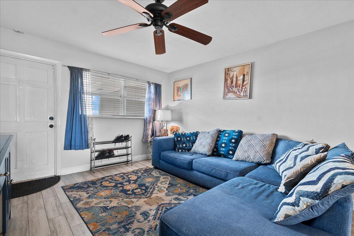 941 Crystal Lake Drive 402