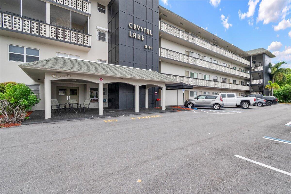 941 Crystal Lake Drive 402