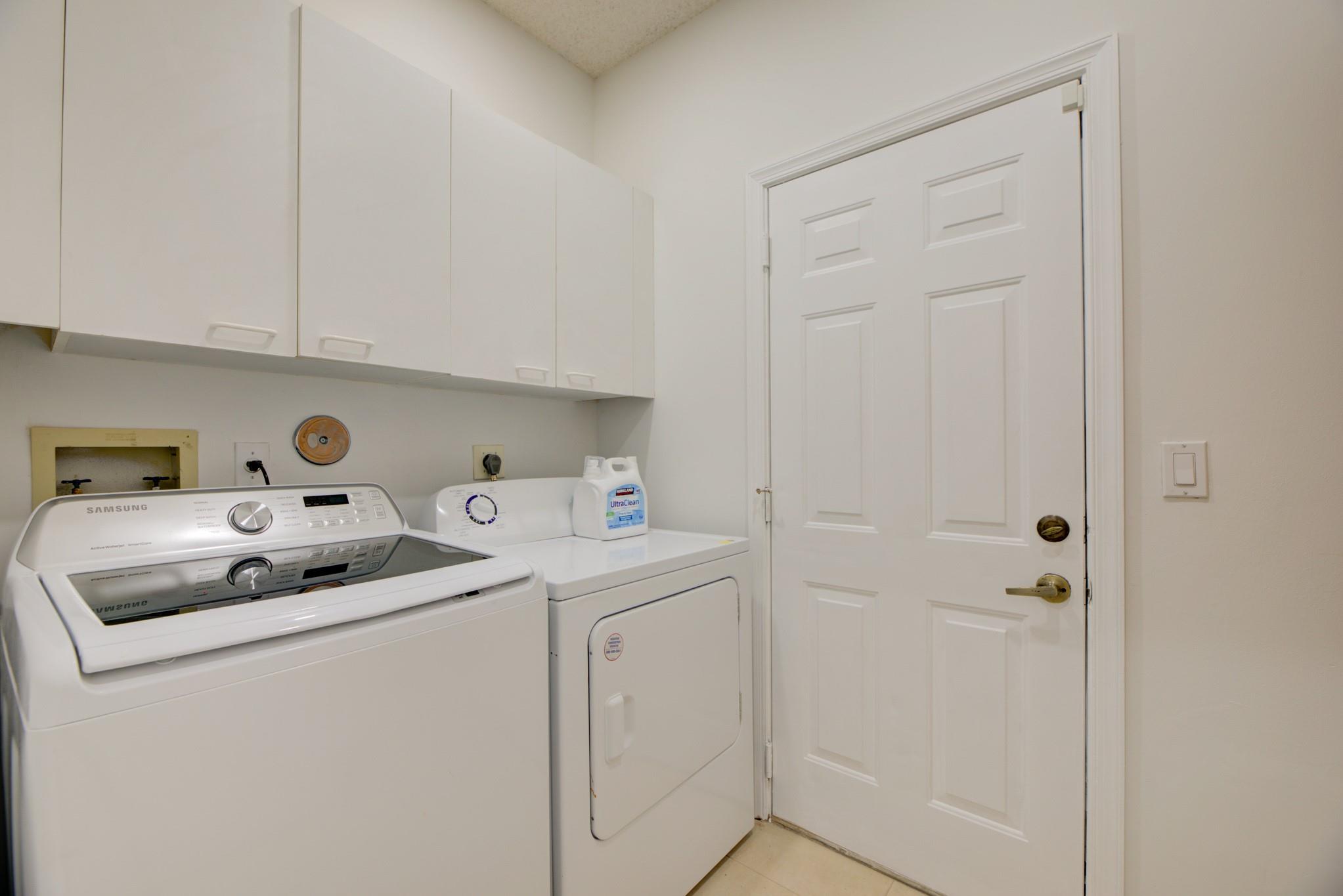 Towngate 156-11 B - Residential Lease