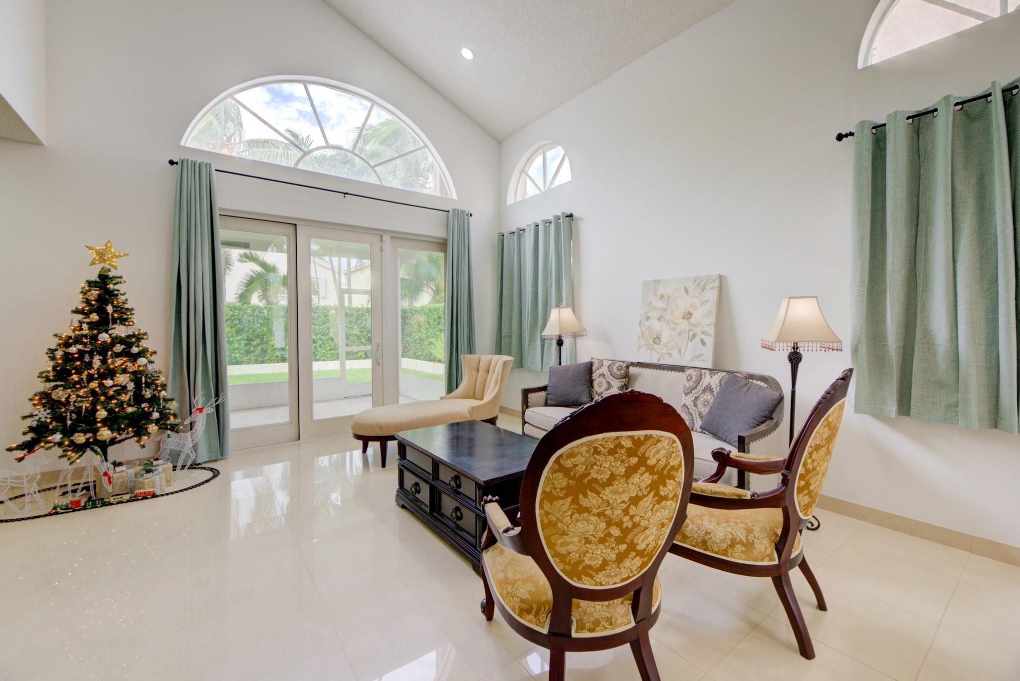 Towngate 156-11 B - Residential Lease