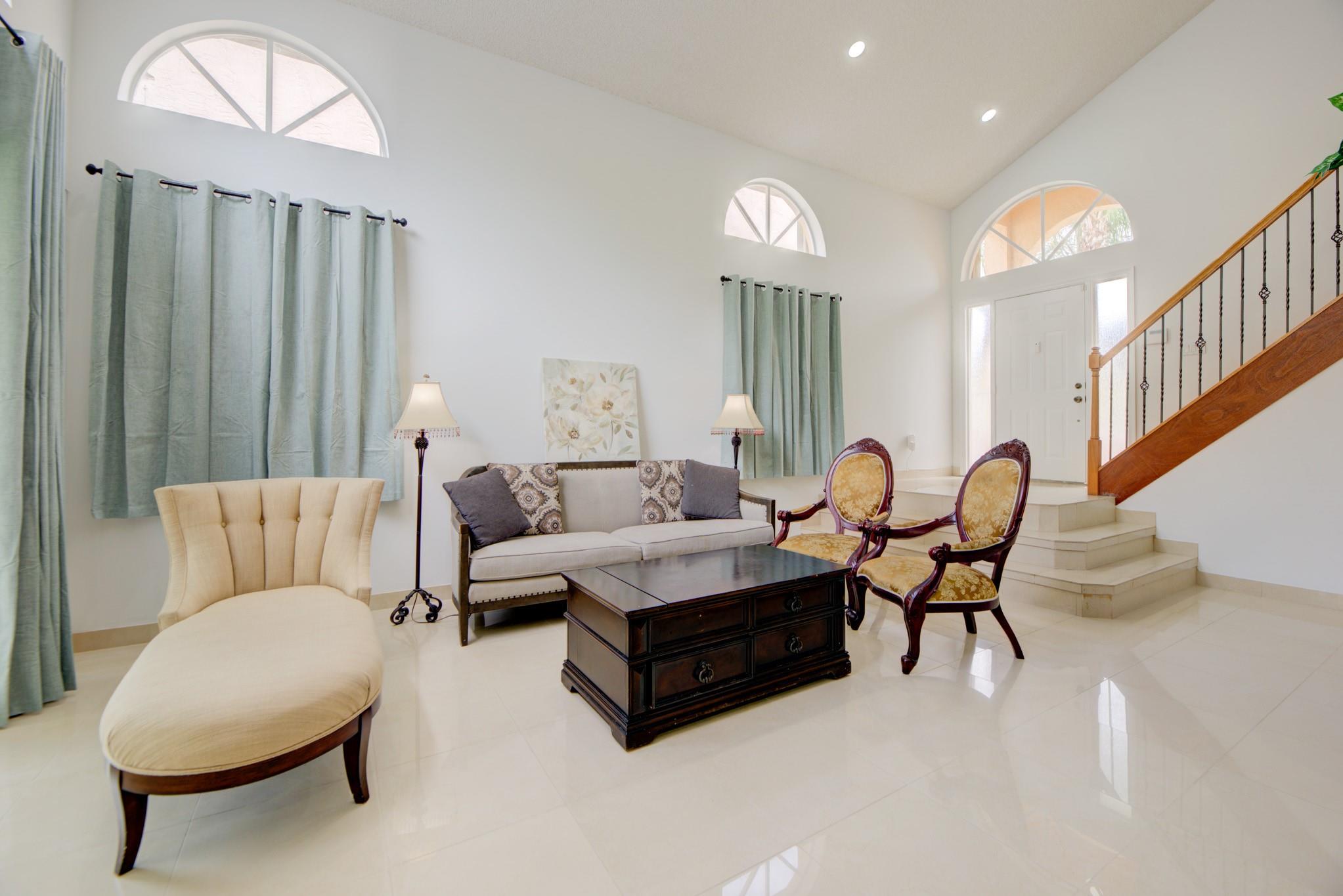 Towngate 156-11 B - Residential Lease