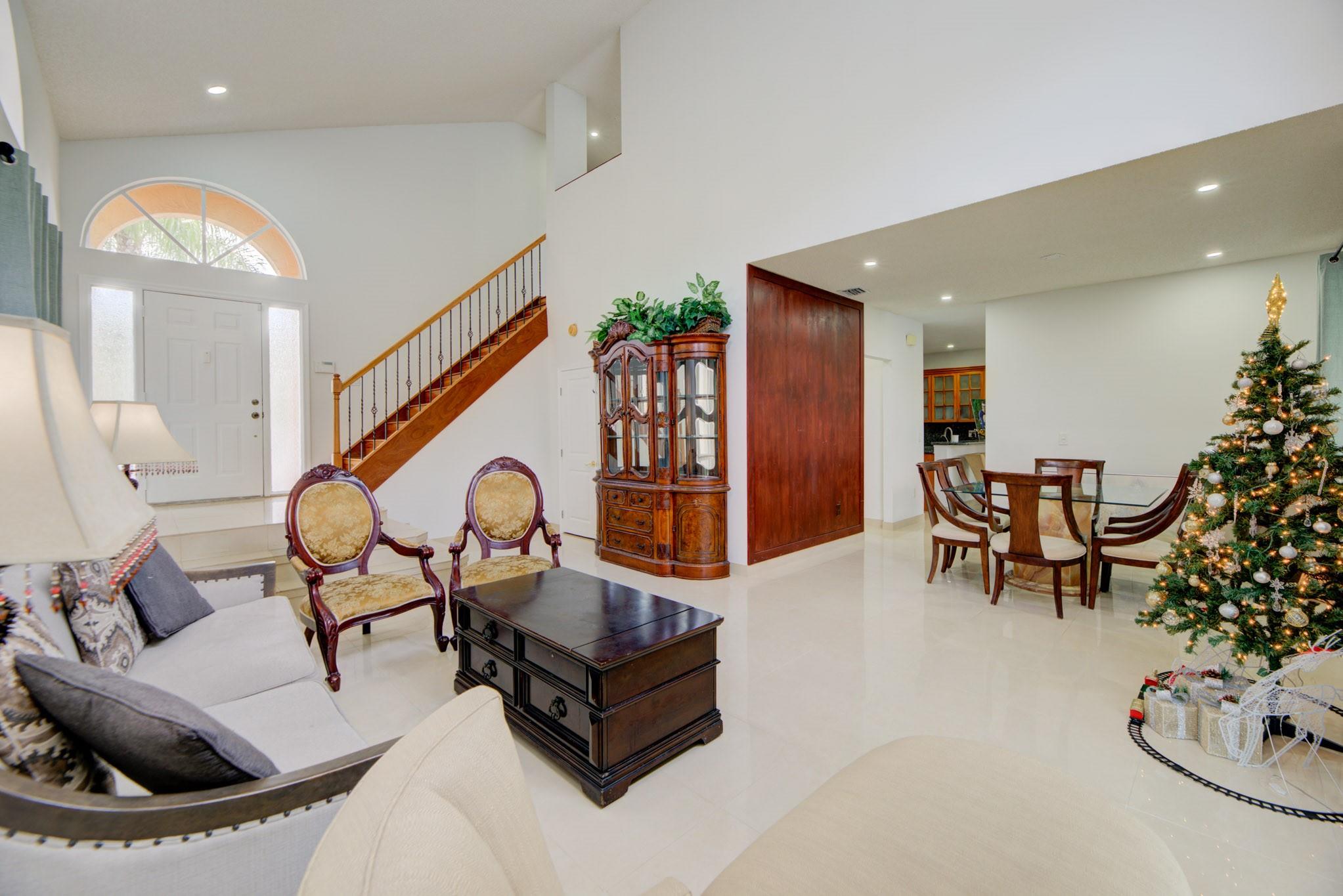 Towngate 156-11 B - Residential Lease