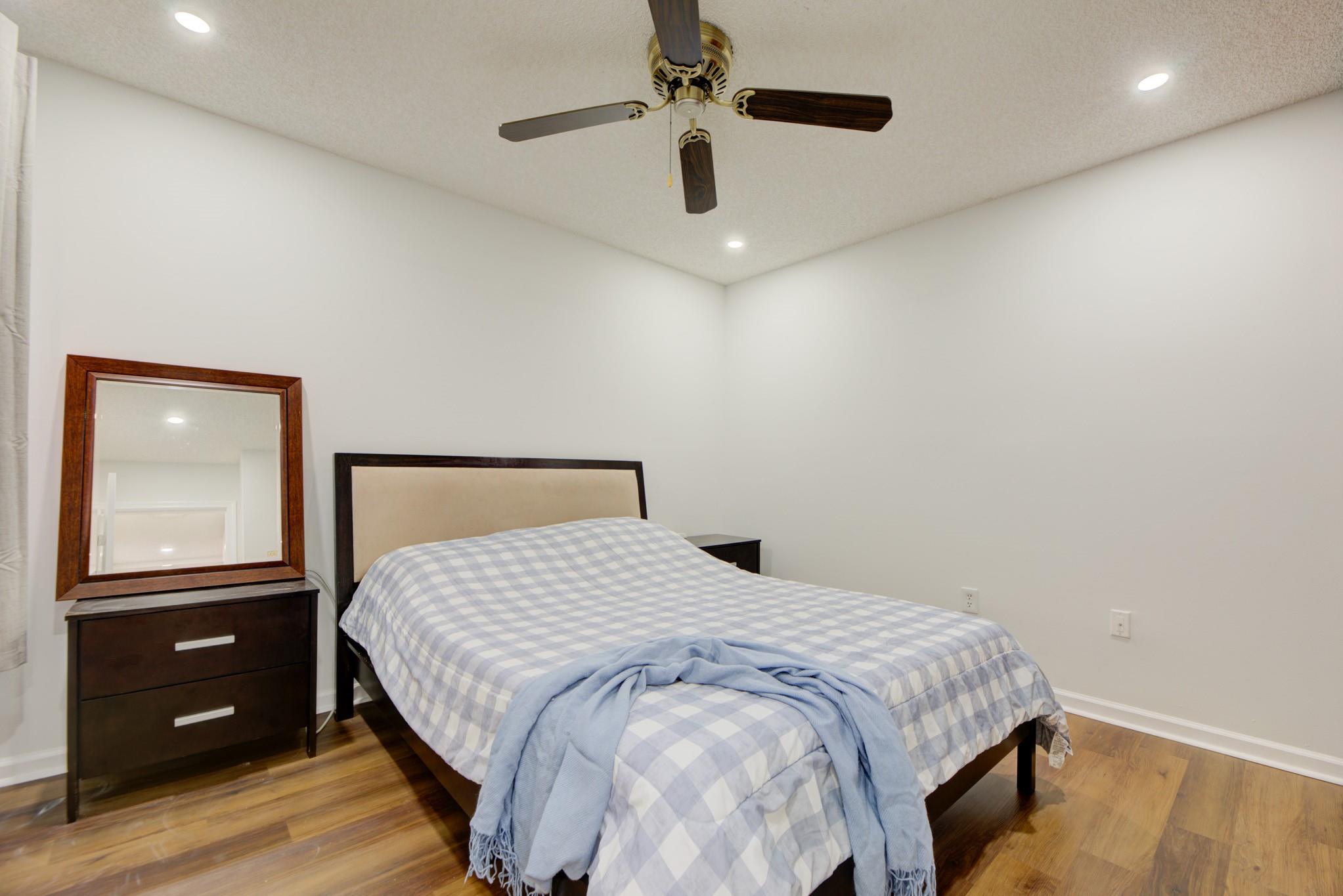 Towngate 156-11 B - Residential Lease